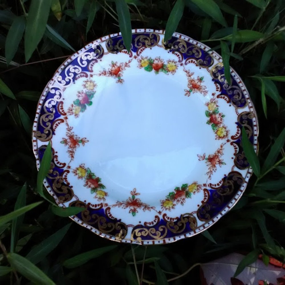 Royal Standard Imari dessert w/gold flashing